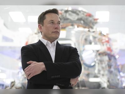 Elon Musk Is Cash Broke, Uses Burner Phones: Crazy Revelations From ‘Pedo Guy’ Lawsuit