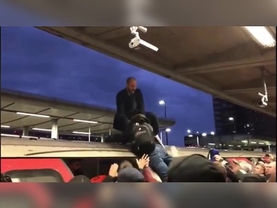 London Workers Beat up Protester pulled off top of train (Angry people)