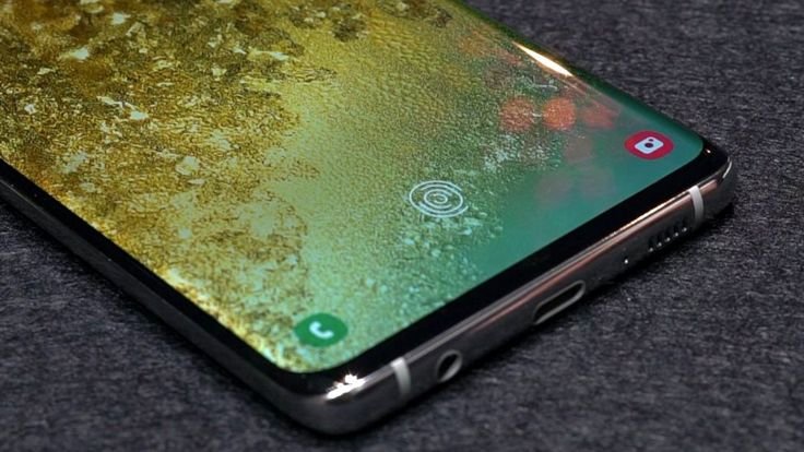 Samsung: Anyone's thumbprint can unlock Galaxy S10