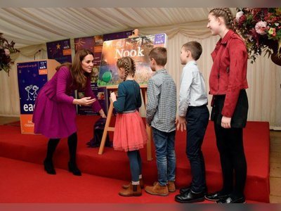 Kate Middleton makes 'touching' speech opening £10 million children's hospice