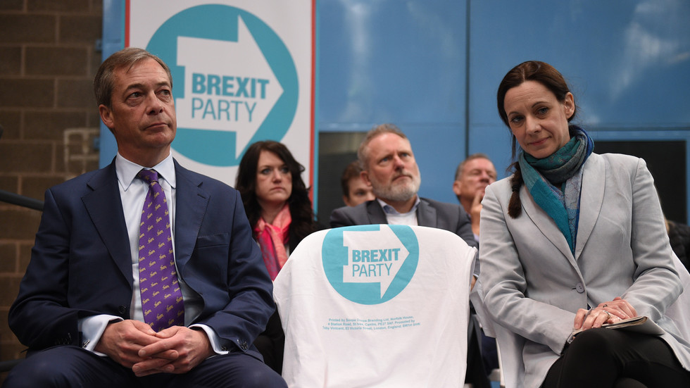 Farage suffers HUMILIATION as Brexit Party MEPs quit to back BoJo’s Tories