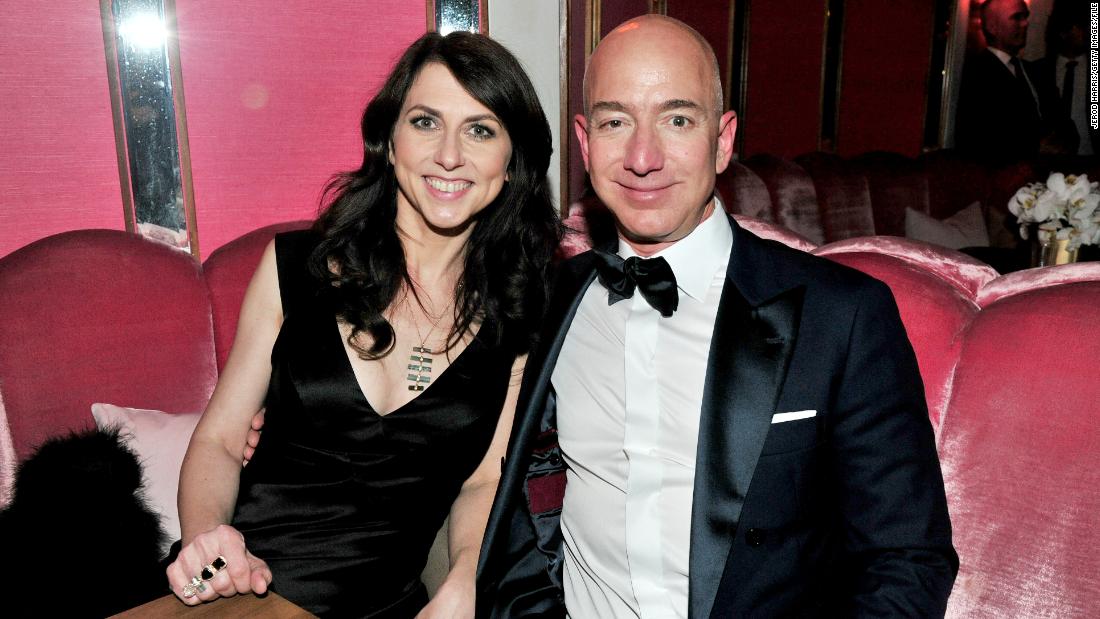 MacKenzie Bezos dumped a ton of Amazon stock