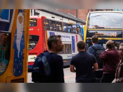 Johnson plans £5bn bus funding ahead of HS2 announcement