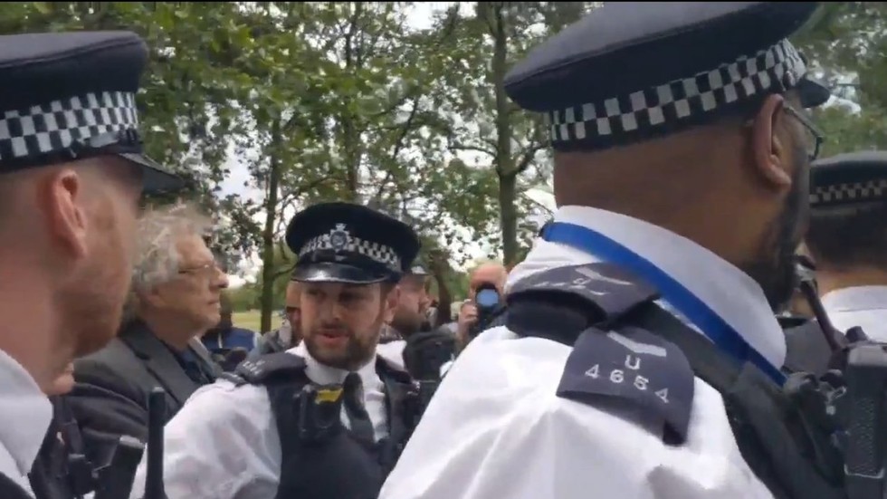 Jeremy Corbyn’s brother arrested at anti-lockdown rally in Hyde Park rally as London police say protests ‘not permitted’ (VIDEOS)
