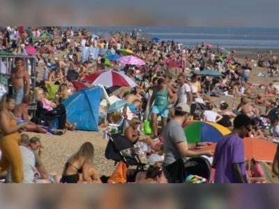 Resort locals 'shocked and angry' at beach crowds