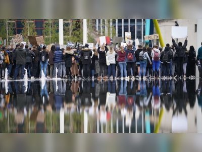 Thousands join George Floyd protest in Birmingham