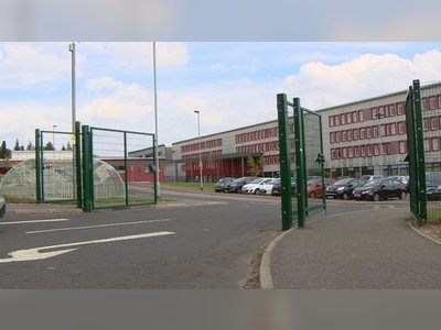 Fifth pupil tests positive in Lanarkshire cluster