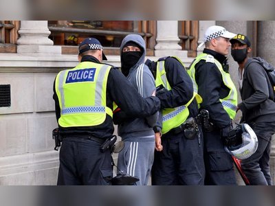 Stop-and-search use in London rose 40% in lockdown, figures show
