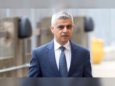 Heckling of London mayor Sadiq Khan during protest condemned