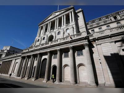 Britain's economic recovery faltering, Bank of England to step up spending