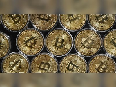 Bitcoin rises over $18,000 and touches record market value, exceeding its 2017 top