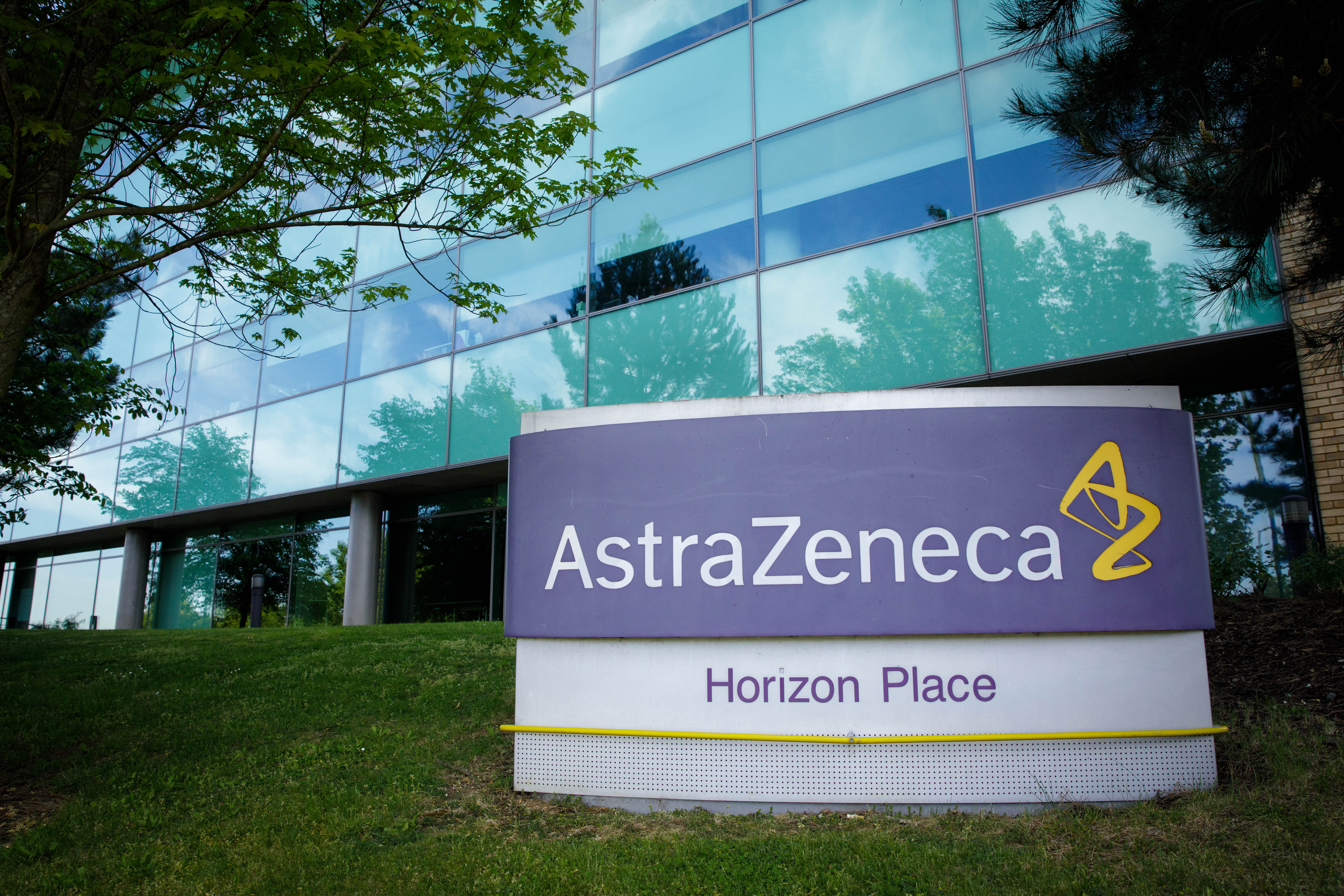 AstraZeneca and Oxford defend Covid vaccine trials after questions raised in the U.S.