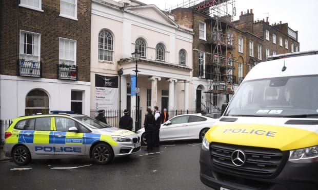Police stop lockdown-busting service at London church