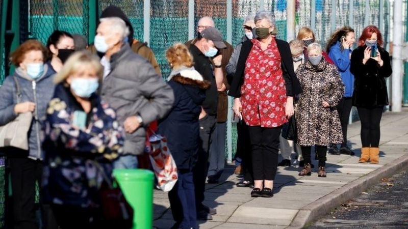 Covid: Queues as Liverpool's city-wide coronavirus testing begins