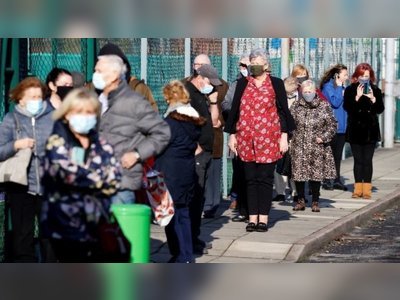 Covid: Queues as Liverpool's city-wide coronavirus testing begins