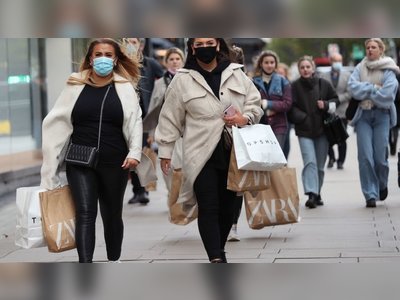 Coronavirus lockdown: PM warns UK faces 'medical disaster' without action