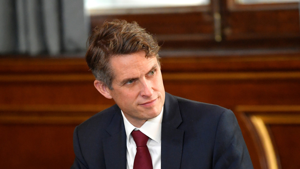 ‘World-beating jingoism’: Gavin Williamson sparks Twitter fury by calling UK ‘much better’ than US & EU due to Pfizer jab approval