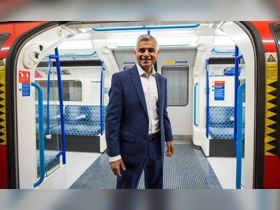 Sadiq Khan considering £3.50 daily charge for drivers entering London