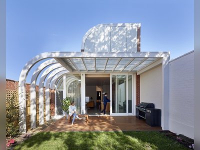 An Art Deco–Inspired Extension Graces a 1930s Cottage in Melbourne
