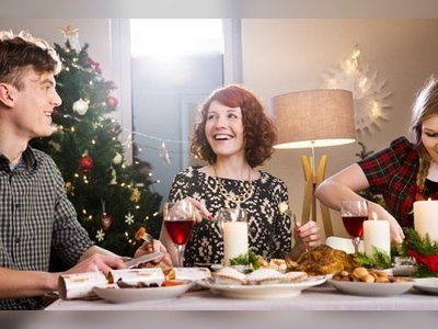 Christmas dinner rules - how many people can get together to safely sharing food