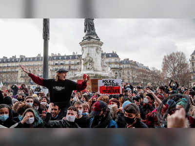 Brutal Riot police crack down on anti Dictatorship Bill protesters in Paris
