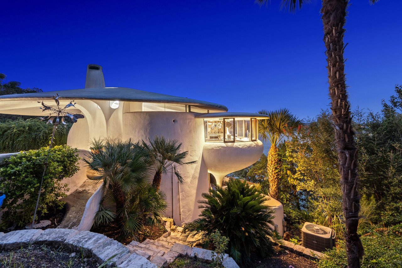 Austin’s Weird and Wonderful Sand Dollar House Can Be Yours for $2.2M Clams