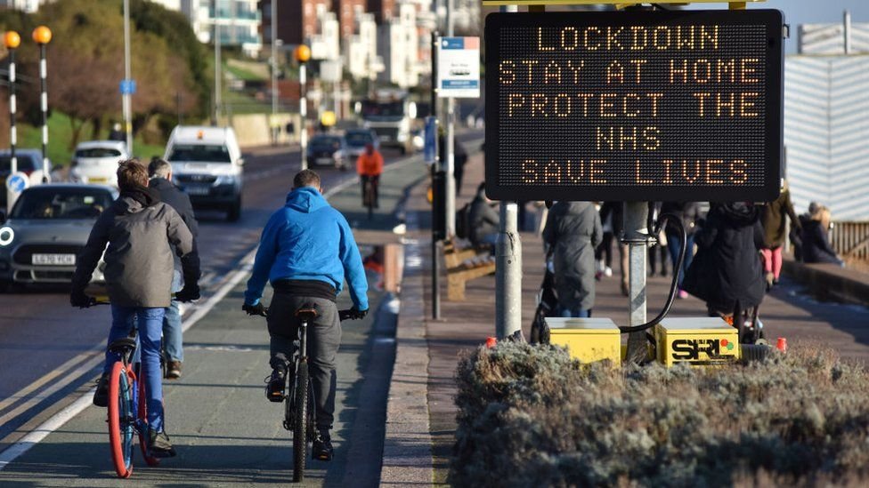 Covid-19: Lockdown needs to be stricter, scientists warn