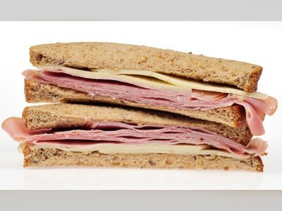 Dutch officials seize ham sandwiches from British drivers