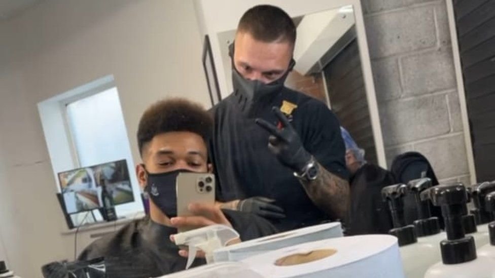 Covid-19: Joelinton an idiot for sharing haircut photo, barber says