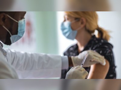 Coronavirus: Medics complain of 'bureaucracy' in bid to join Covid vaccine effort