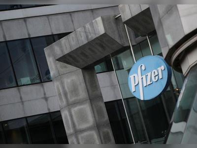 Pfizer targets at least 2 billion COVID-19 vaccine doses this year, sees $15 billion in 2021 from the shots