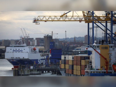EU to withdraw staff from Northern Irish ports amid security fears and threats against border workers