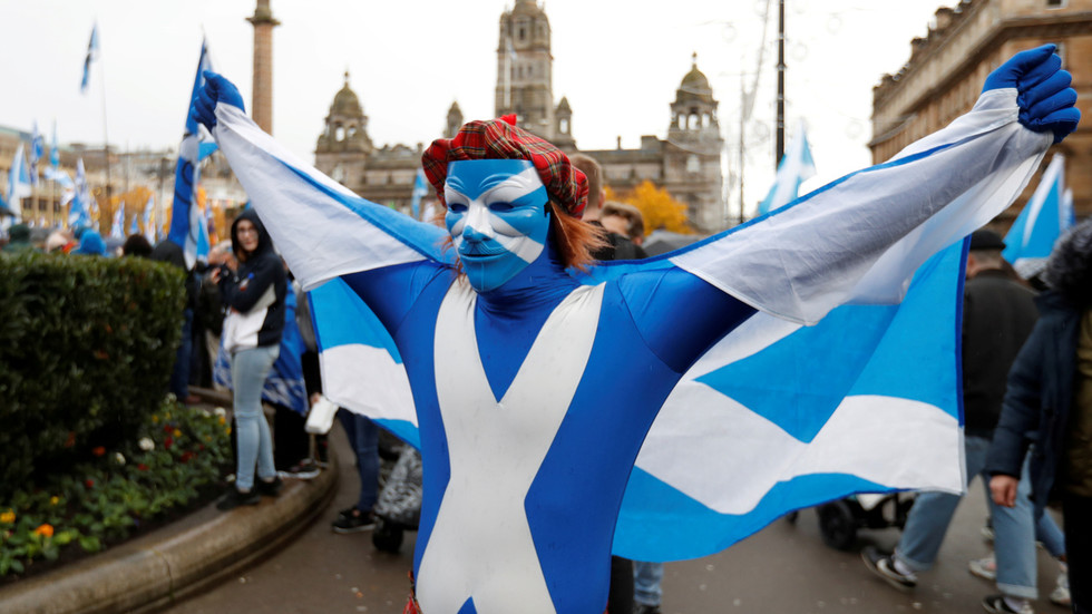 After infighting rocks SNP, majority no longer support Scottish independence, poll shows