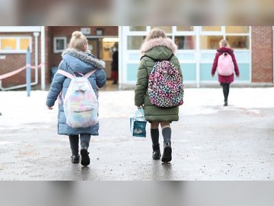 'Reckless' if all pupils back 8 March, say teachers' unions