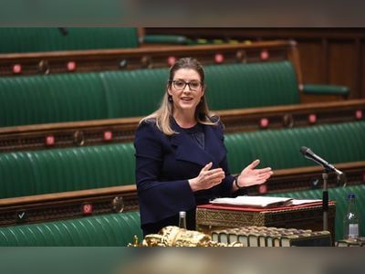MPs pass 'long overdue' bill for ministers' paid maternity leave