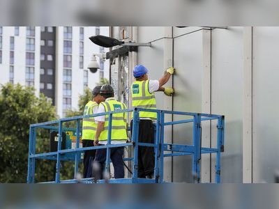 Cladding: Extra £3.5bn for unsafe buildings 'too little, too late'
