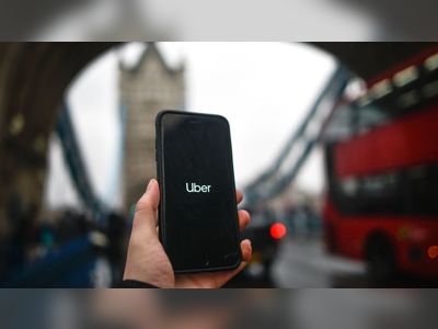 Uber gives 70,000 UK drivers worker benefits - but Uber Eats couriers left out