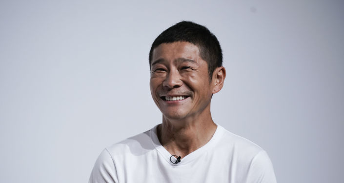 Video: Japanese Billionaire Invites Eight People to Join Him on SpaceX Flight to Moon