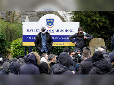 ‘Very disturbing’: UK ministers speak out against threats & intimidation at protests over showing Mohammed caricature at school