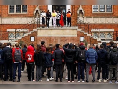 Highgate School pupils hold walkout after claims of 'rape culture'