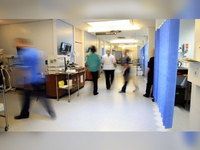 NHS pay: Nurses 1% pay offer 'a massive slap in the face'