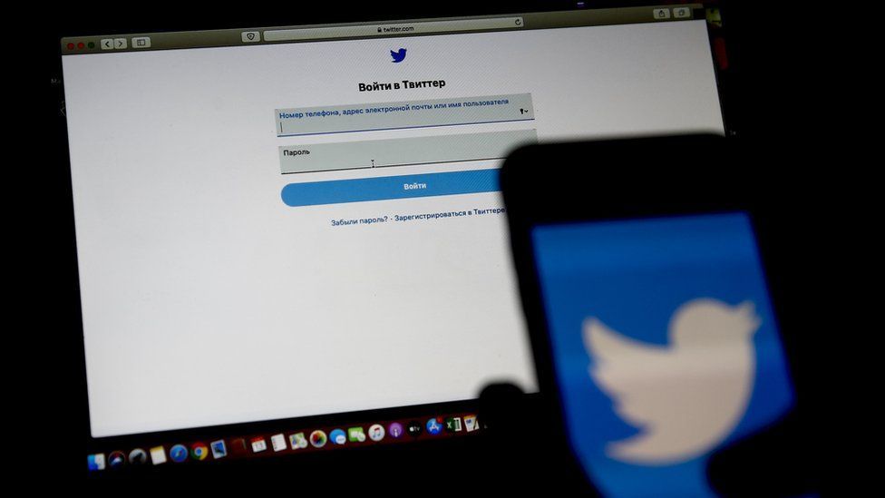Russia slows down Twitter over 'banned content'