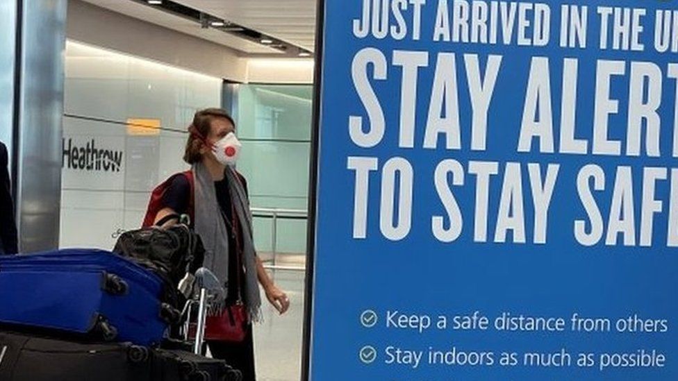 Heathrow Airport seven-hour queues 'inhumane', say passengers