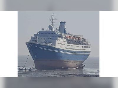 UK cruise ships scrapped in India's 'ship graveyard'