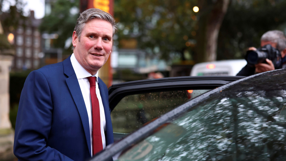 ‘Get out of my pub!’: Labour leader Keir Starmer THROWN OUT by landlord for supporting lockdowns