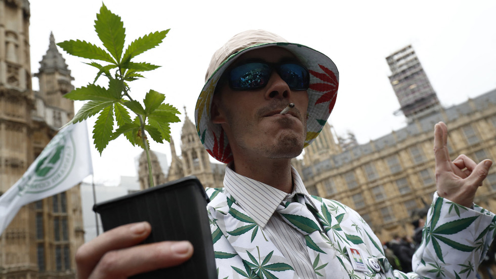 ‘Only a dope would vote for Sadiq Khan’: London mayor gets pilloried for reportedly mulling cannabis decriminalisation