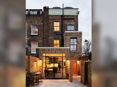 Leverton Street House by ROAR Architects