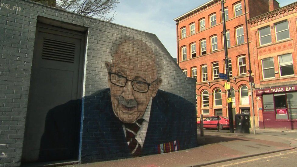 Captain Sir Tom Moore: Street artist creates Manchester mural