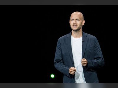 Spotify CEO prepares to open talks with Stan Kroenke over buying Arsenal