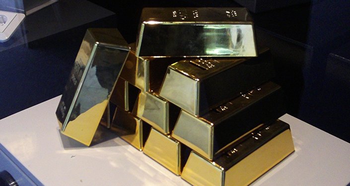 Financial Adviser Says He'd Buy Spiking Gold Only When Banks Print Money Like There's No Tomorrow
